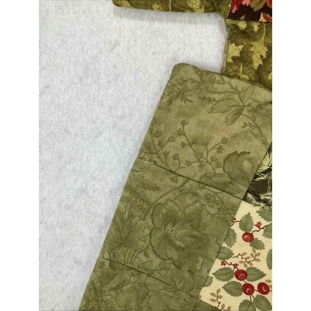 Handcrafted Machine Quilted REVERSIBLE TABLE RUNNER Fall Autumn Winter Pinecone